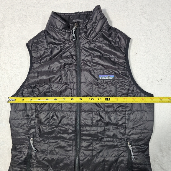 Patagonia Women's Black Quilted Vest - Picture 6 of 7